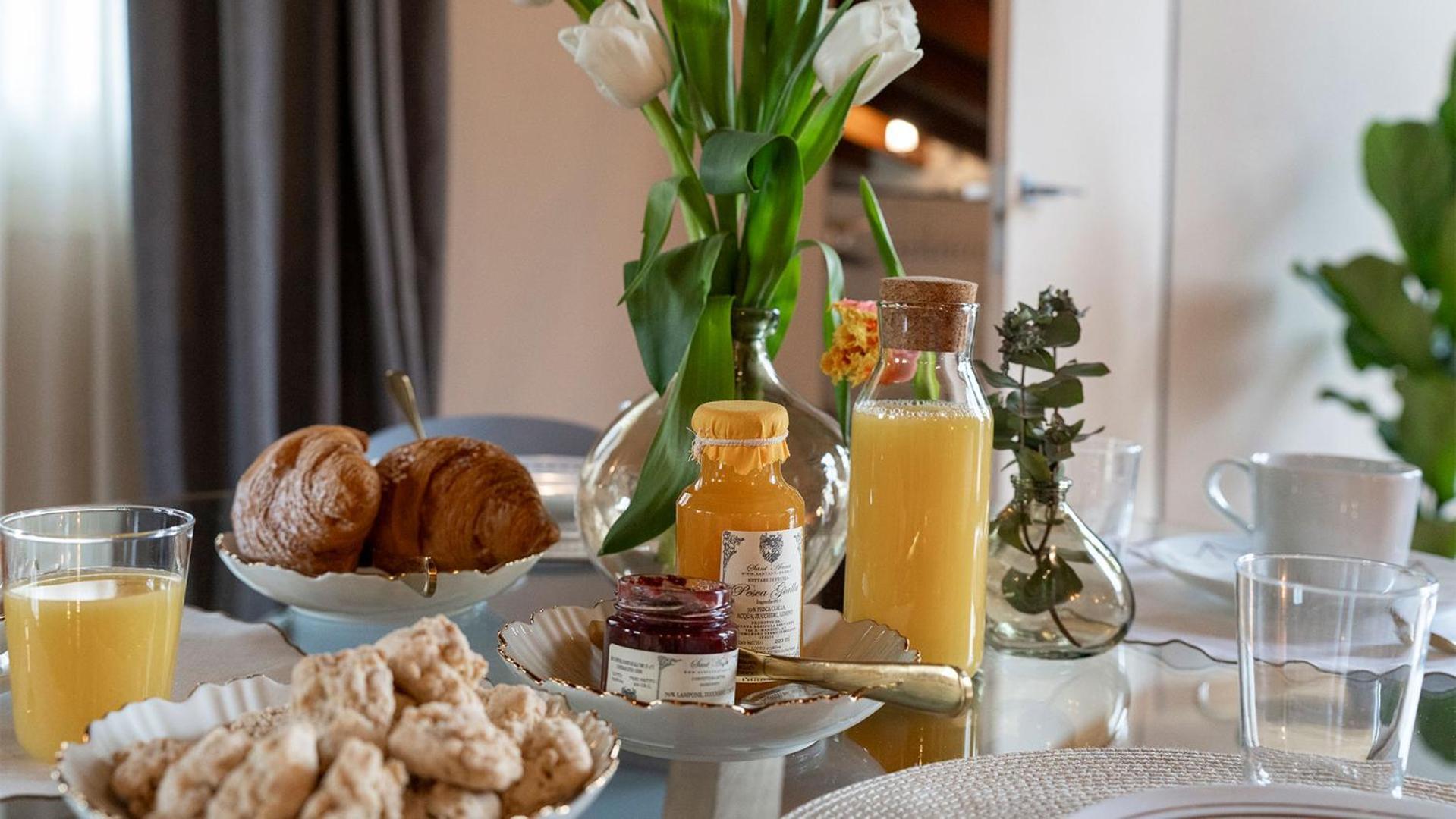 Magic Place Bergamo! Relax Apartment With Terrace In The Heart Of The City Bagian luar foto